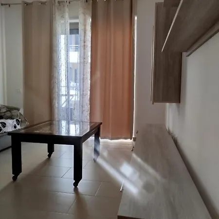 Comfortable Apartment, Stunning Views דירה Vlorë